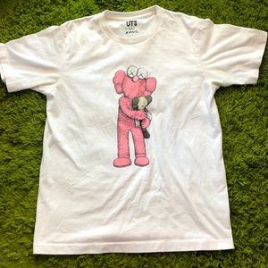 ❗️Kaws x Uniqlo Companion T-Shirt